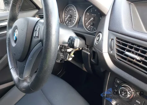 2012 BMW X1 xDrive28I z USA, uszkodzony, nr VIN WBAVL1C57CVR76937